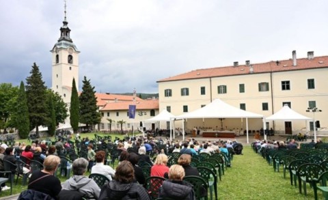 Predstavljanje udomiteljstva na 4. nadbiskupskom susretu obitelji