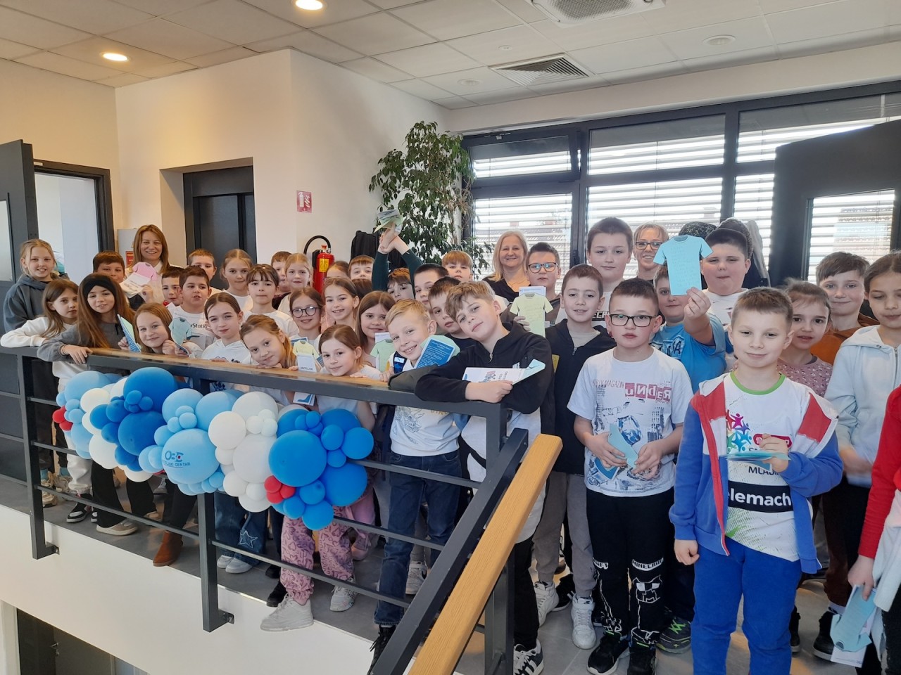 Proslavili-smo-Medunarodni-dan-srece-s-ucenicima-trecih-razreda-Osnovne-skole-Ivane-Brlic--Mazuranic-Virovitica-1